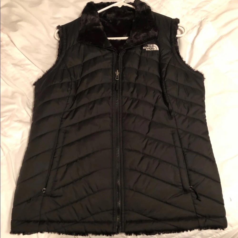 black northface vest